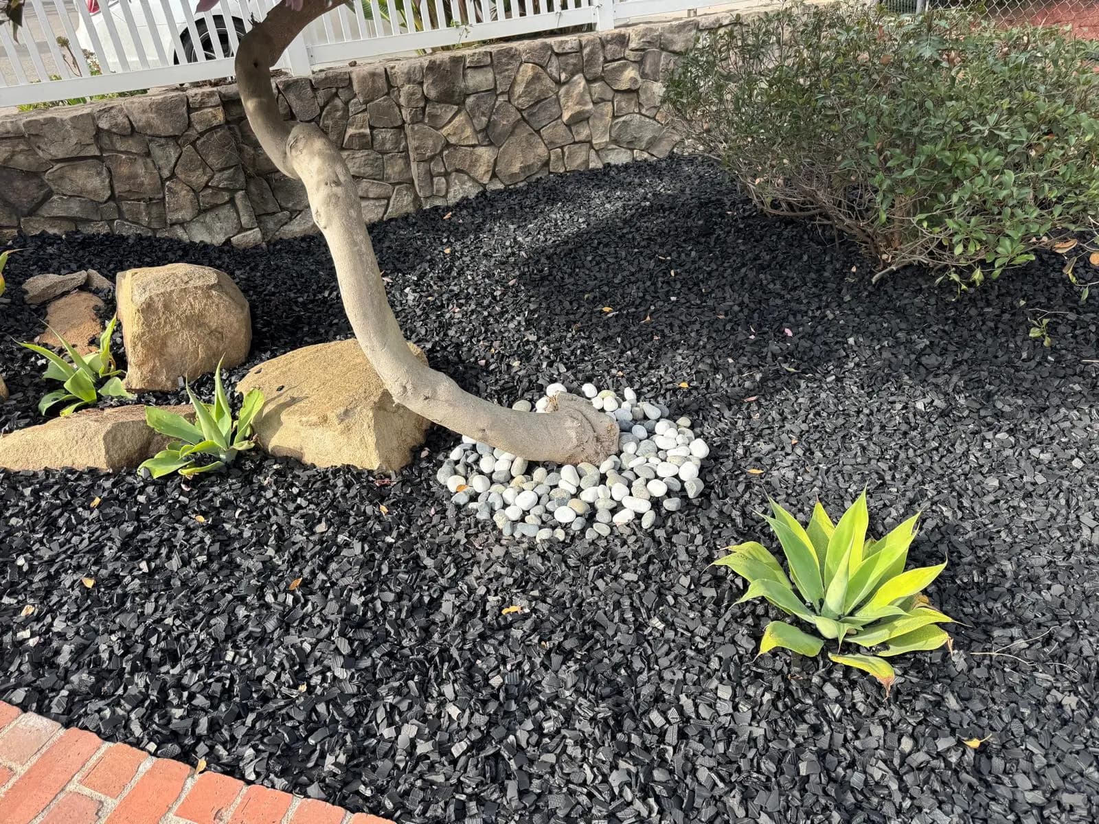 HOA common area with rubber mulch